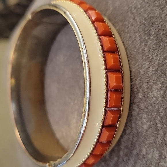 Vtg Mid-Century Atomic Enamel Brass Chunky Clamper Bangle Castlecore Bracelet - Picture 2 of 7